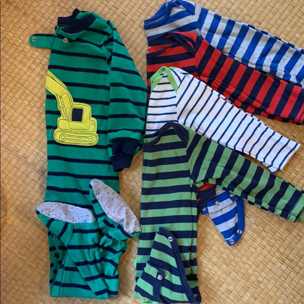 Winter ❄️ ready 5 pcs set / 4 onesies+1 pj onesies